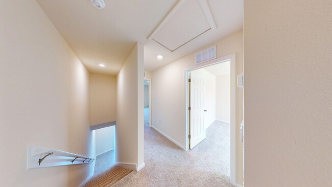 Building Photo - 3 BR/ 2.5 Bath TOWNHOME- Waterford Lakes!  ** COMING SOON **