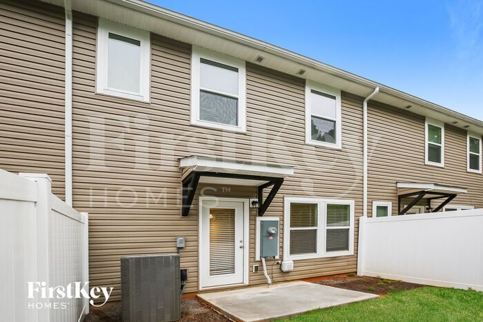 Building Photo - 2029 Cypress Village Dr NW