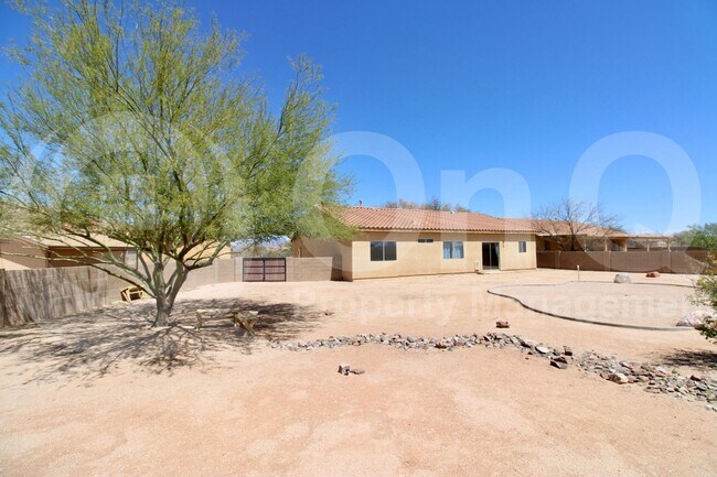 Building Photo - 6780 S Via Molino De Viento