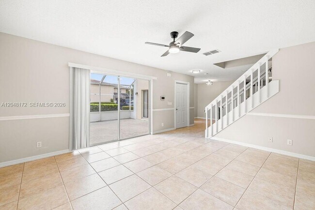 Building Photo - 1542 N Lawnwood Cir