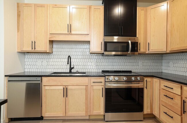 Building Photo - 28 7th St NE