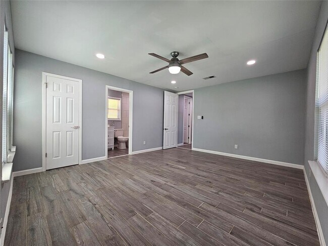 Building Photo - 2603 Peach Tree Ln
