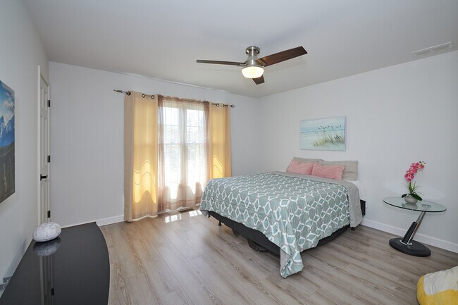 Building Photo - 26300 W Chatham Dr