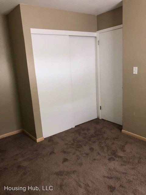 Building Photo - 594 Lawson Ave W