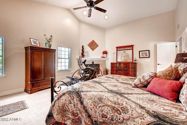 Building Photo - 3437 E Equestrian Trail