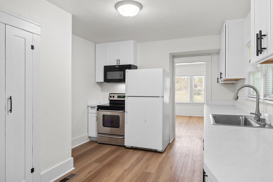 Kitchen - 4716 7th Ave NE