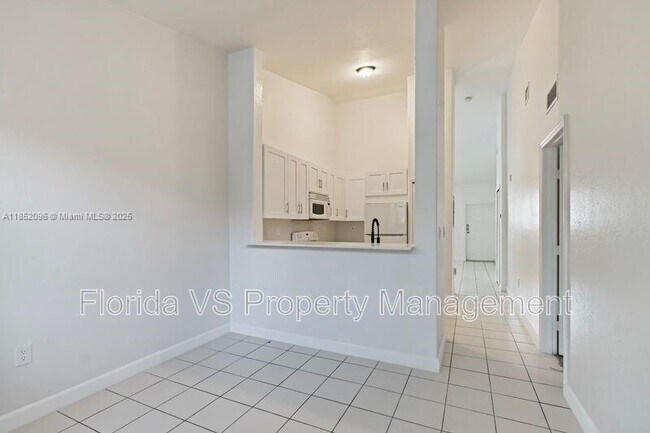 Building Photo - 1663 SE 29th St