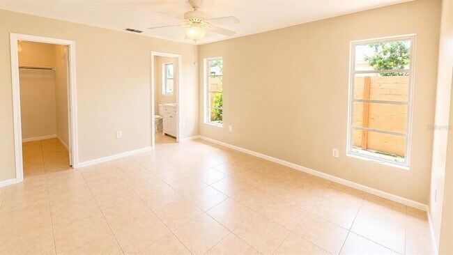 Building Photo - 3435 Dunbar Dr