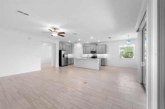 Building Photo - 14265 17th Ct E