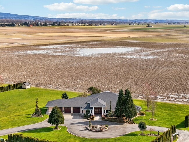 Building Photo - 15541 Bradshaw Rd