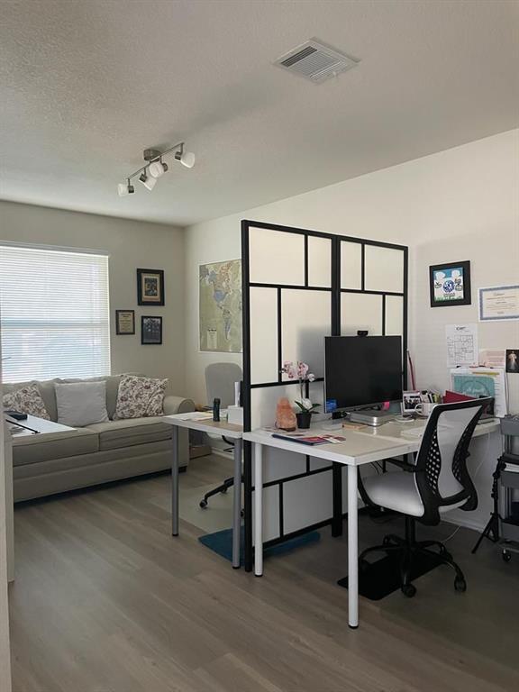 Building Photo - 404 Golden Gate Dr