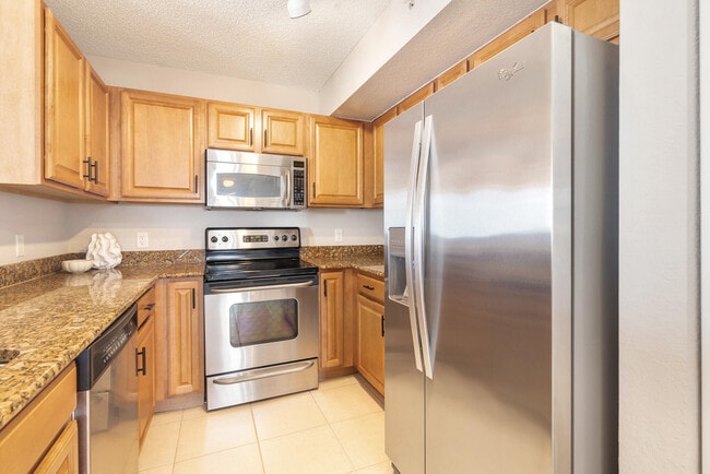 Building Photo - 1801 N Flagler Dr