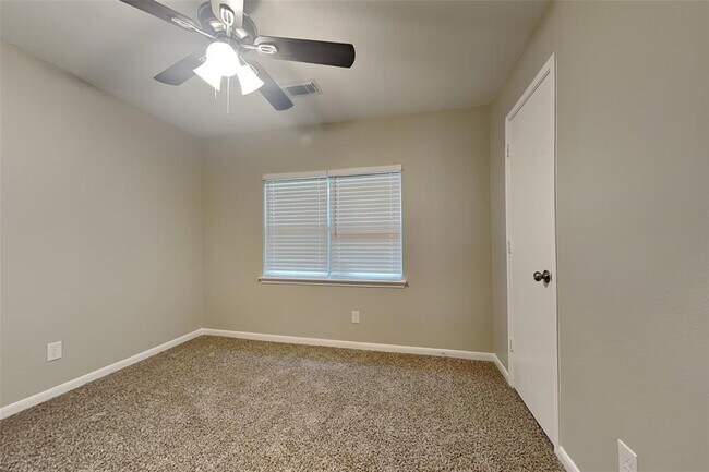 Building Photo - 5061 Stewart Dr