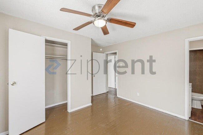 Building Photo - 512 S Monumental St