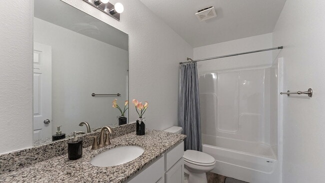 Building Photo - Elegant 4-Bedroom Home in Lakewood Crossing