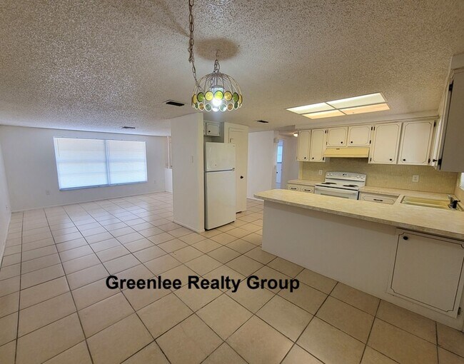 Building Photo - 2 Bedroom/2 Bath Home in Port Richey- Pet ...