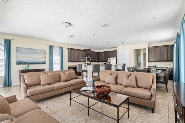 Building Photo - 909 Desert Mountain Ct