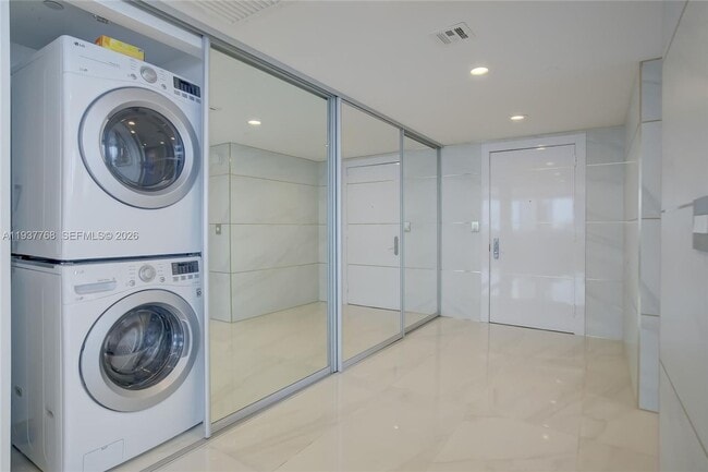 Building Photo - 1830 S Ocean Dr