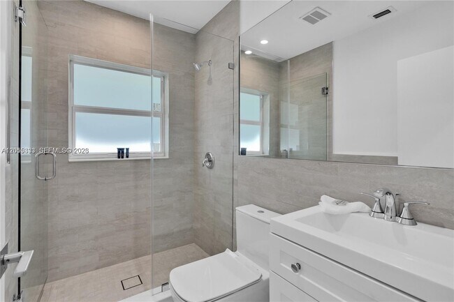 Building Photo - 742 NE 81st St