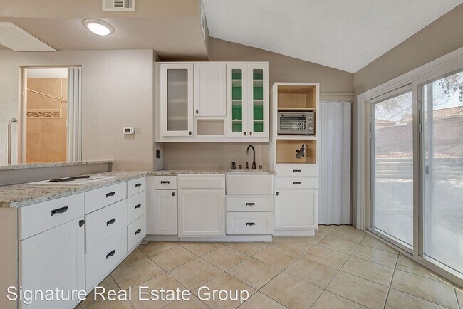 Building Photo - 4 br, 2.5 bath House - 3569 Taos Lane