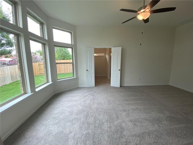 Building Photo - 712 Clear Spring Ln