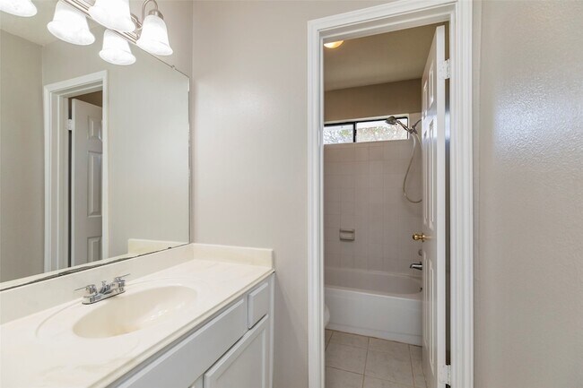 Building Photo - 13110 Mills River St