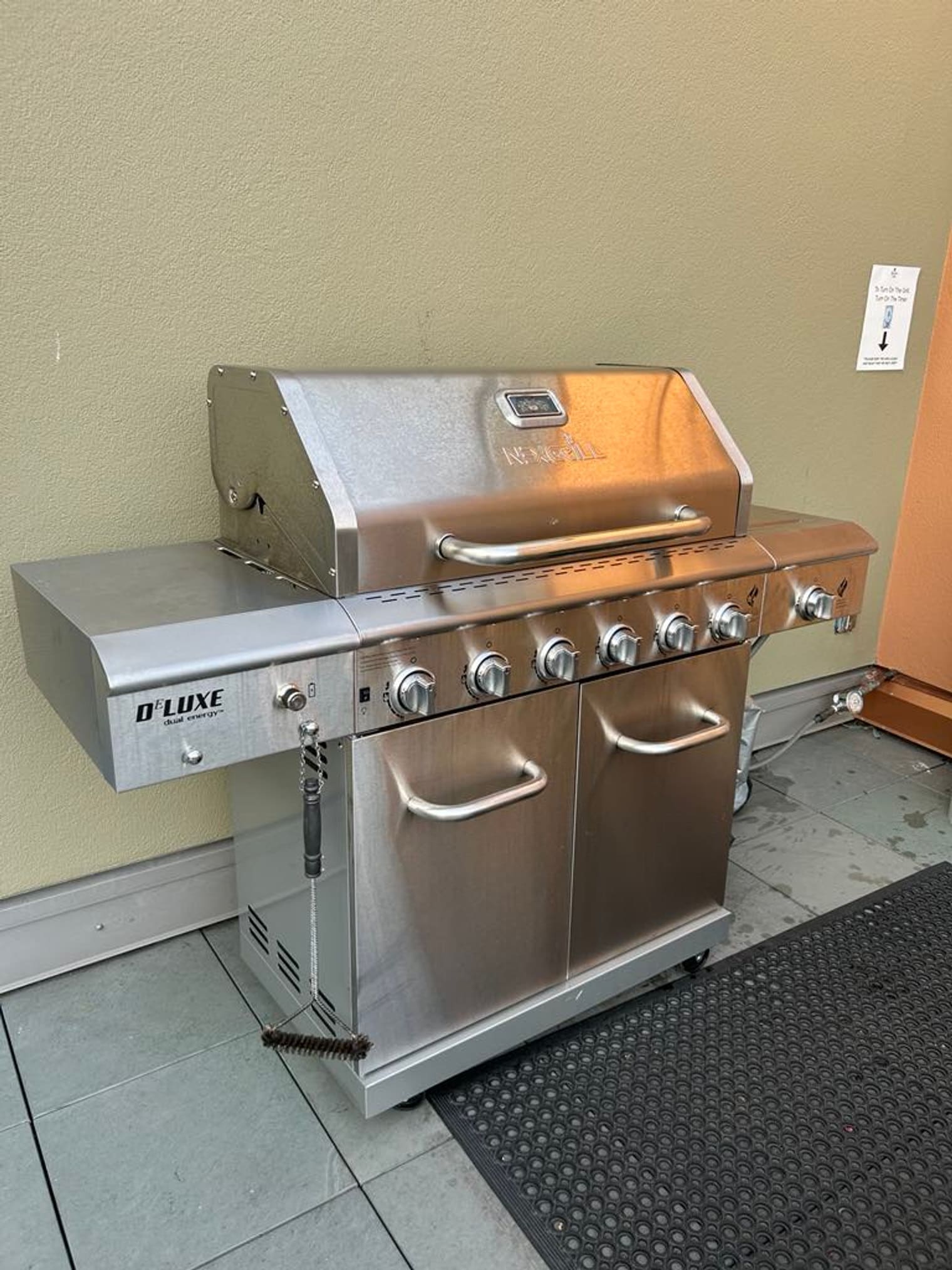 Building Photo - 2415 2nd Ave