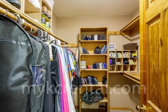 Building Photo - 2024 S Downing St