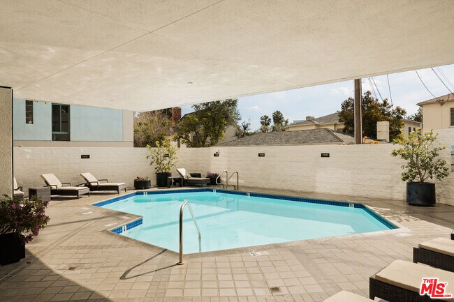 Building Photo - 10350 Wilshire Blvd