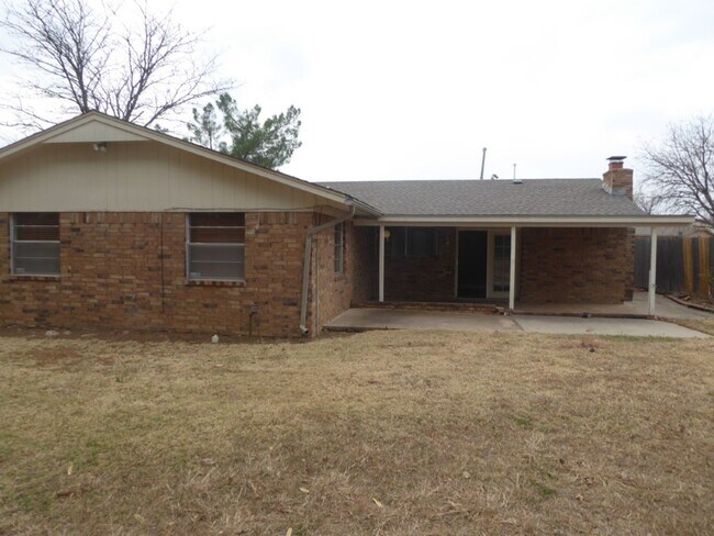 Building Photo - Corner Lot