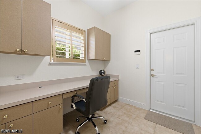 Building Photo - 9235 Troon Lakes Dr