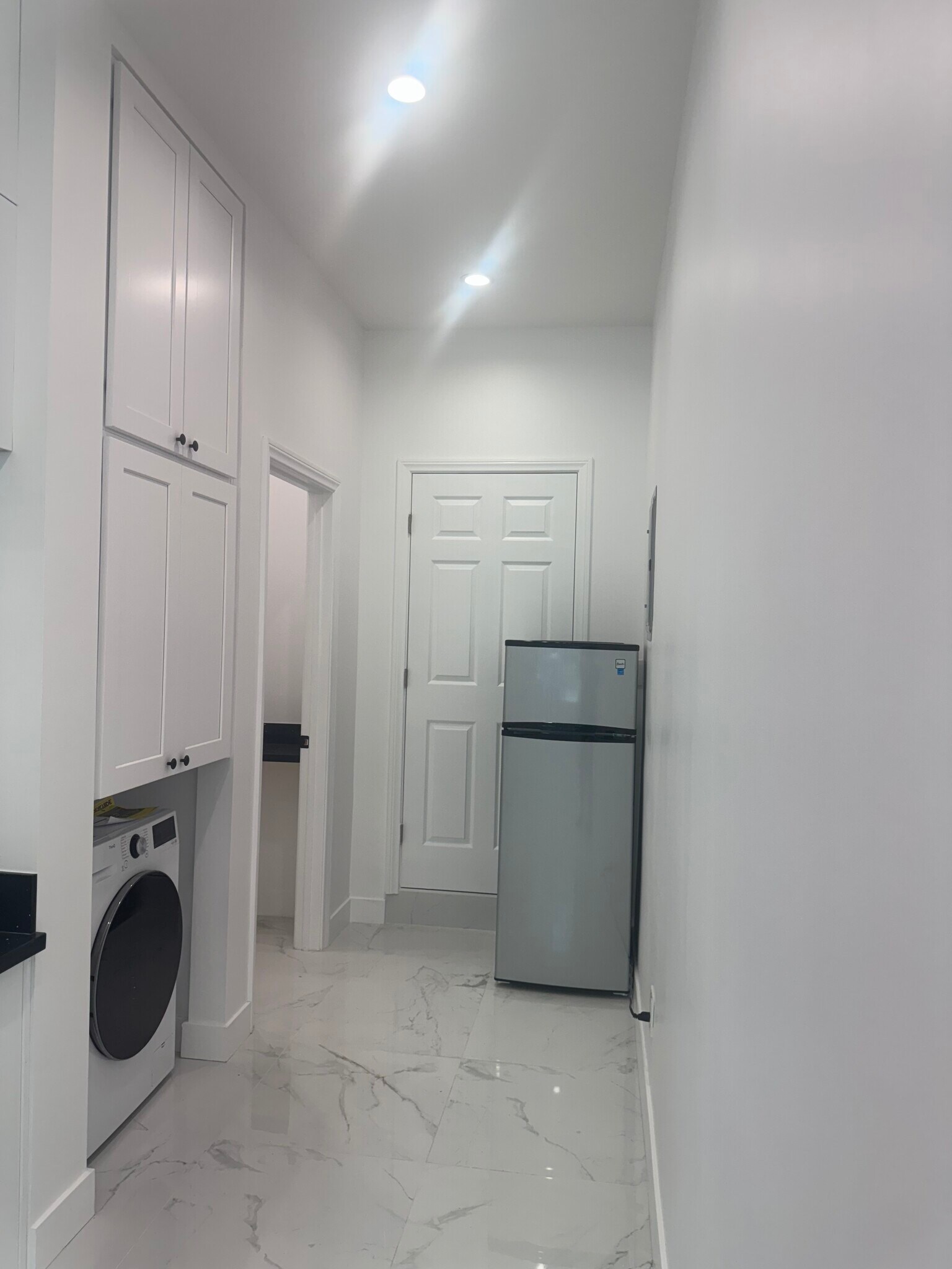 Building Photo - 4525 Dunsmore Ave