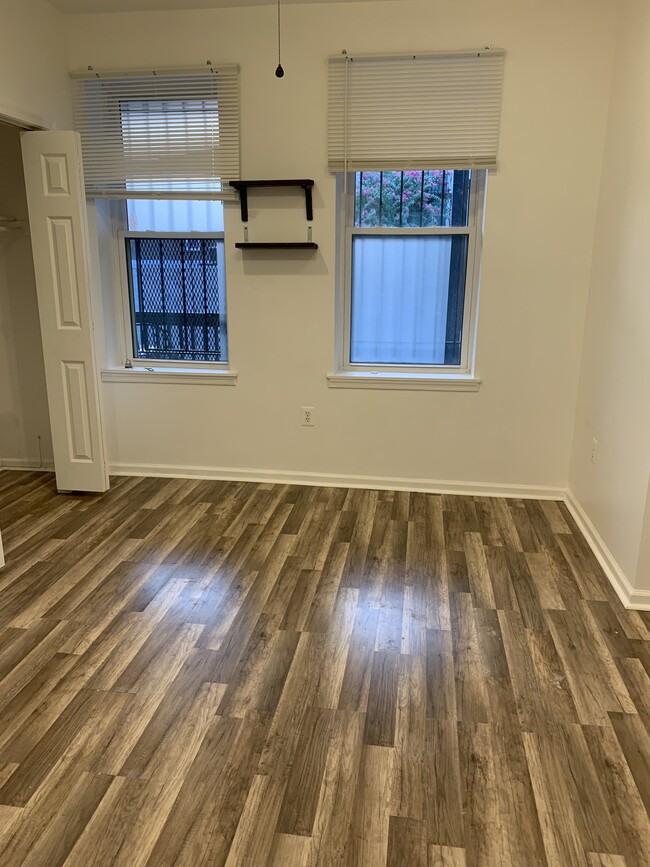 Bedroom for rent - 3120 13th St NW