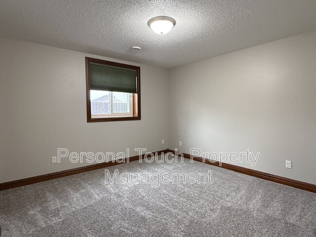 Building Photo - 3677 Polk St S
