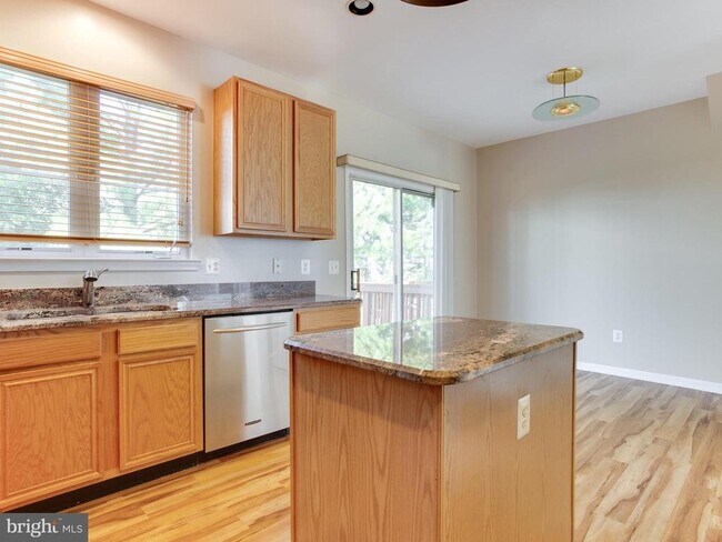 Building Photo - 6704 Dorothy Giles Ct