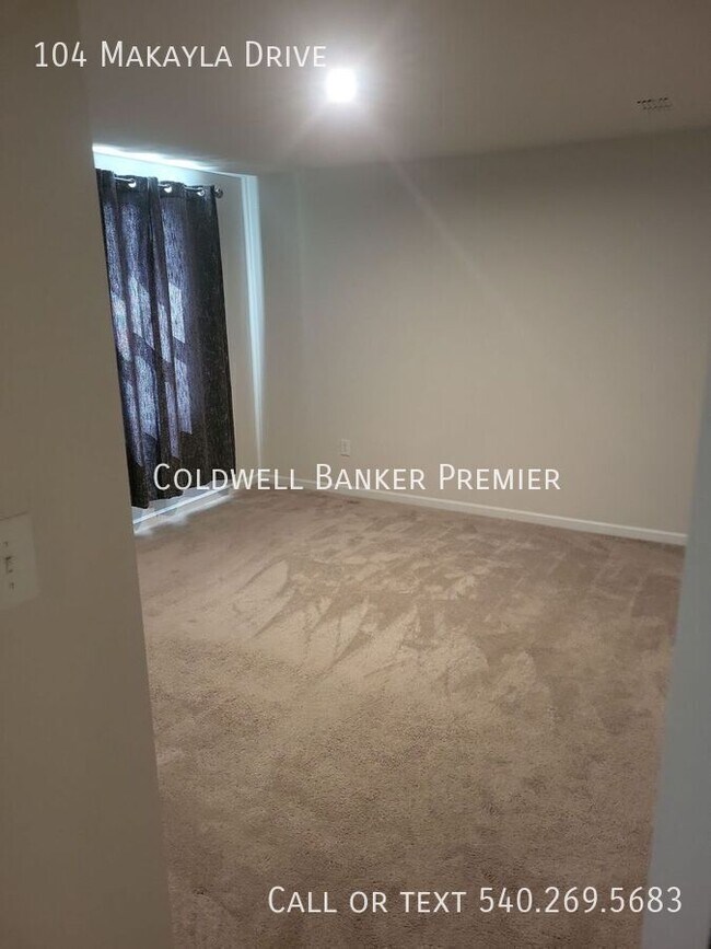 Building Photo - 104 Makayla Dr
