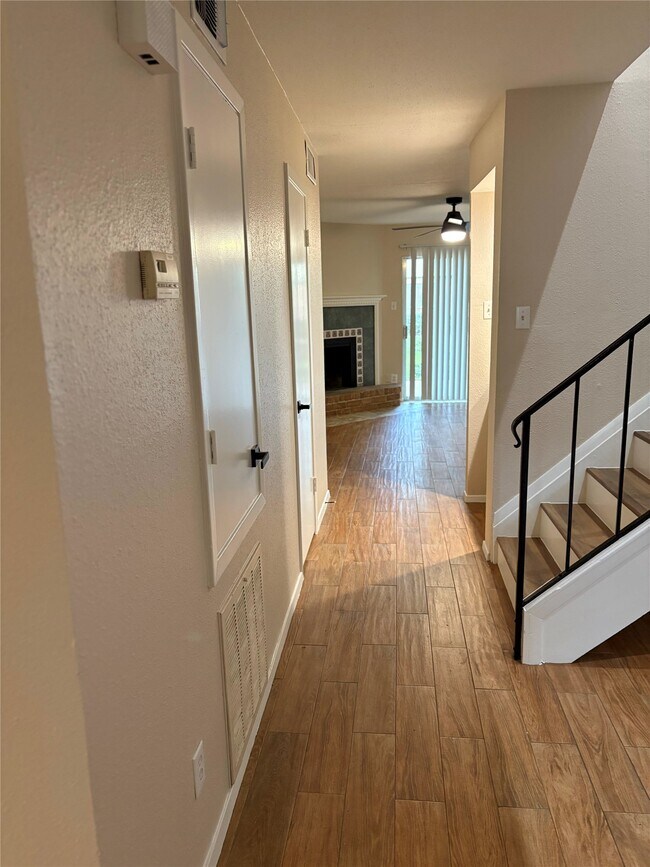 Building Photo - 14515 Wunderlich Dr