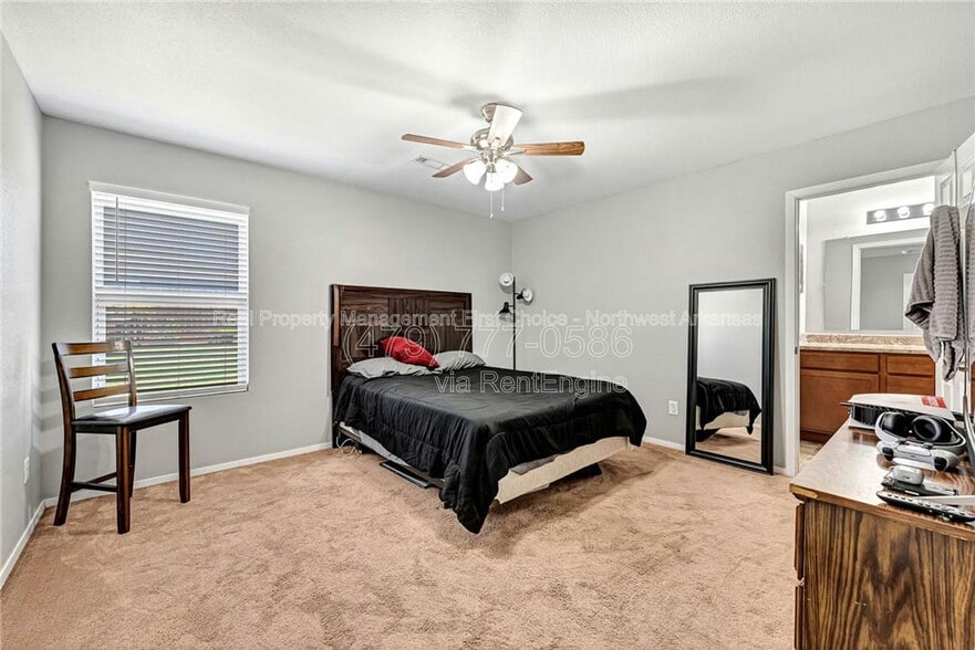 Building Photo - 716 NW 70th Ave