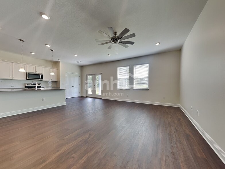 Building Photo - 27438 St Andrews Ave