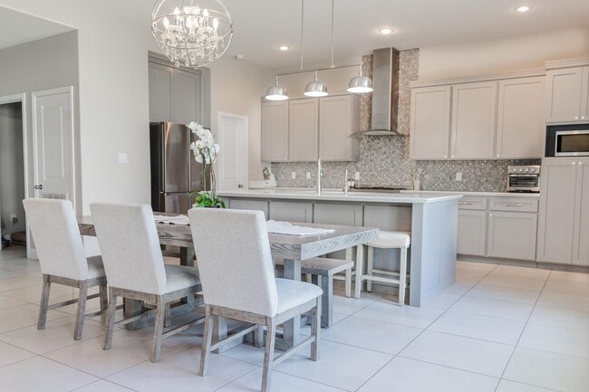 Building Photo - 7404 Thomas Harris Dr