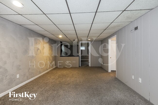 Building Photo - 15675 Birkemeier Dr