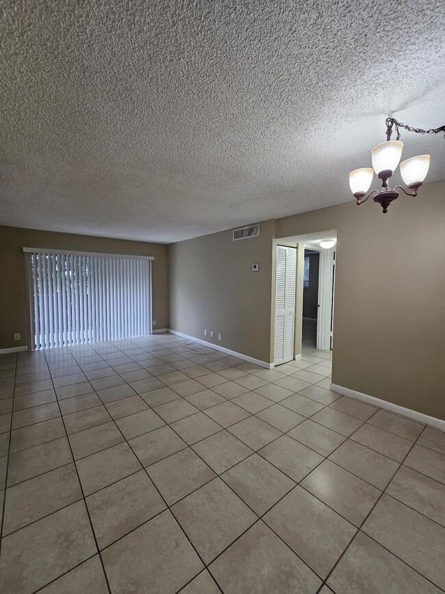 Building Photo - 1720 N Congress Ave