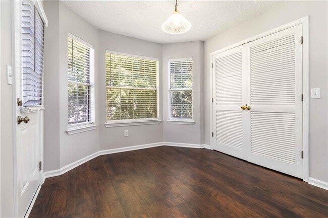Building Photo - 400 Cascade Rise Ct SW