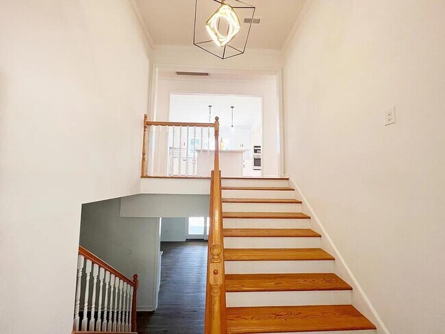 Building Photo - 12 Ginger Ln