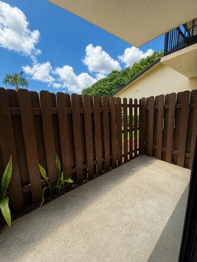 Building Photo - 2050 Oleander Blvd