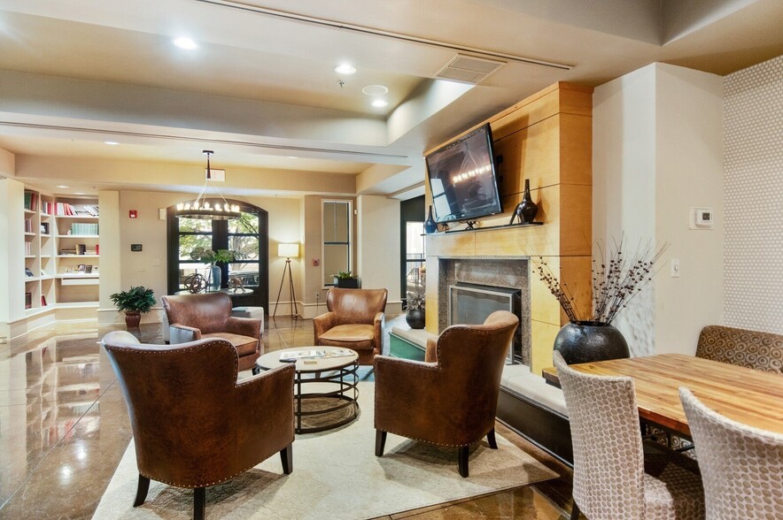 Building Photo - 1803 Broadway