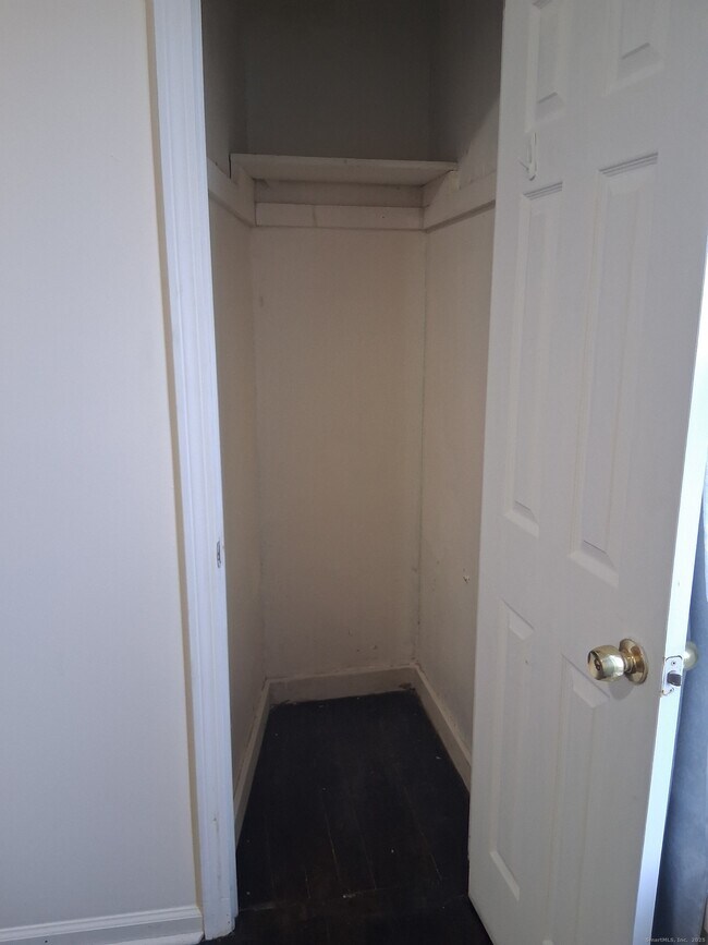 Building Photo - 367 Watertown Ave