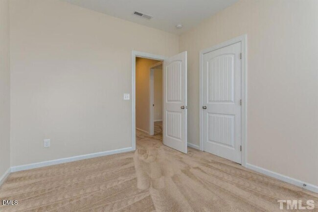 Building Photo - 4106 Vallonia Dr