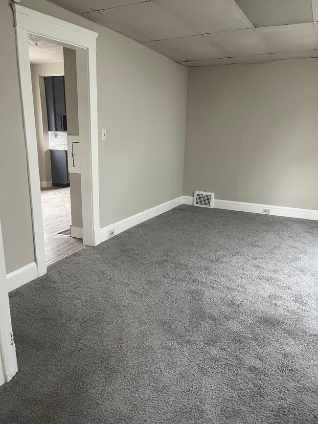 Building Photo - 3701 E 69