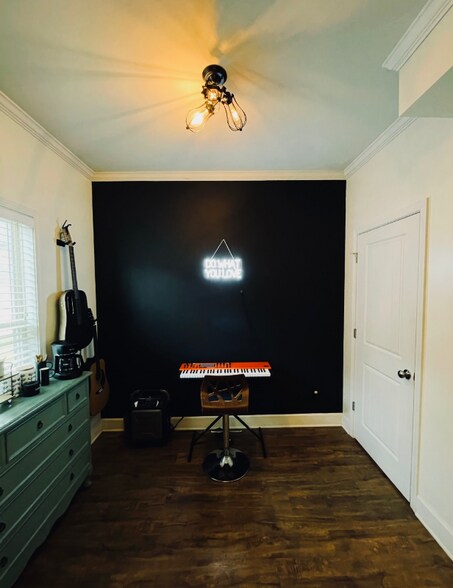 Building Photo - 5088 Moores Bridge Alley